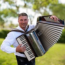 Live Musik im DAZUMAL Arkadenheuriger in Bad Tatzmannsdorf