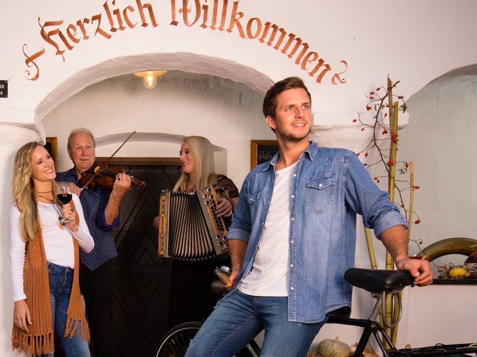 Herzlich Willkommen im Dazumal Arkadenheurigen in Bad Tatzmannsdorf 