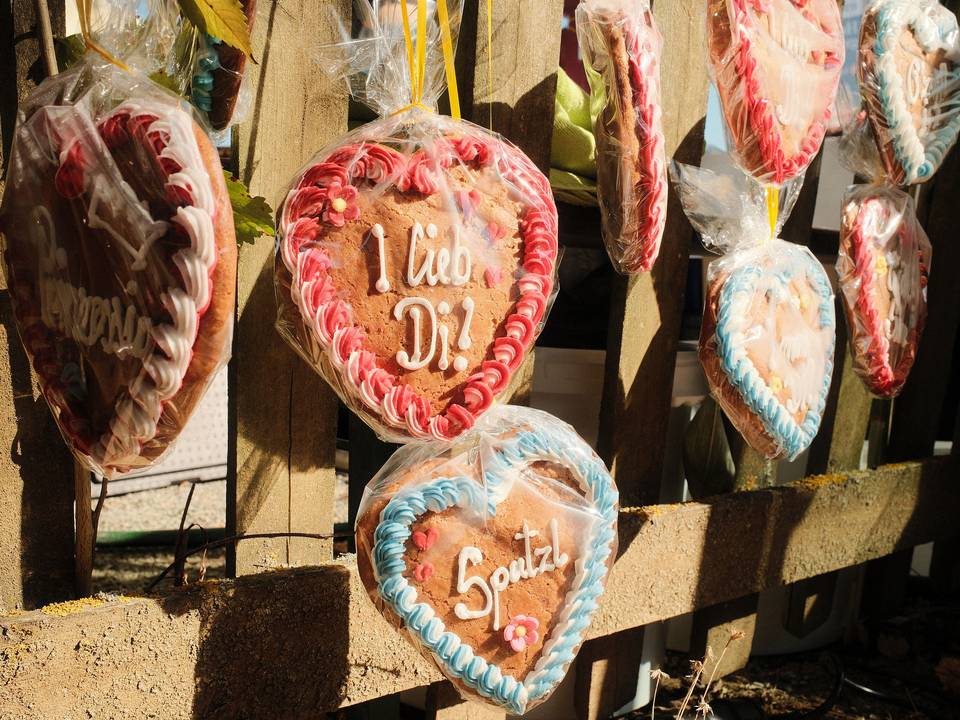 Kirtagsherzen im DAZUMAL Arkadenheuriger